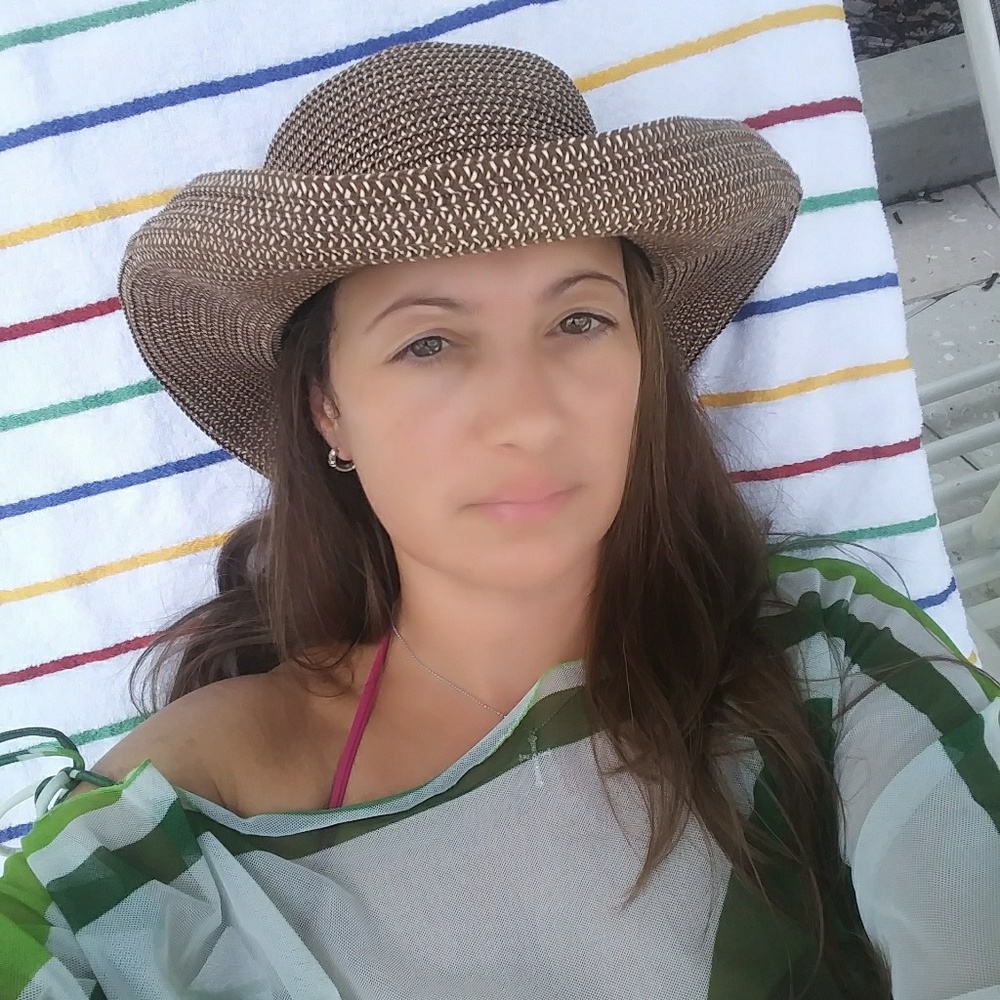 Meet your Posher, Alisa